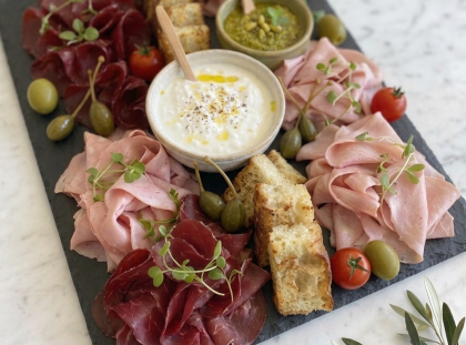 Focaccia à partager & dips...